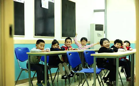 　　绿光少儿教育和新东方哪个更好？