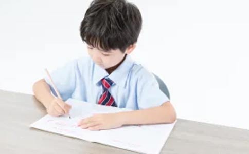 6岁孩子可以学书法吗,学书法会不会影响发育,汉翔书法